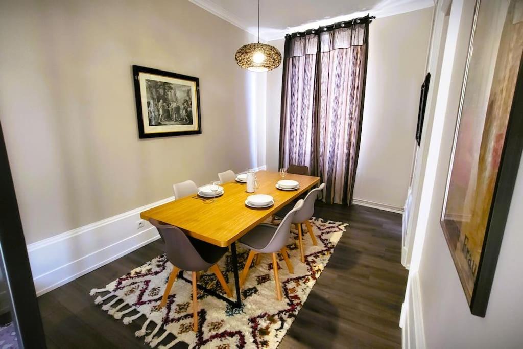 Appartement De La Bibliotheque เบอซองซง ภายนอก รูปภาพ