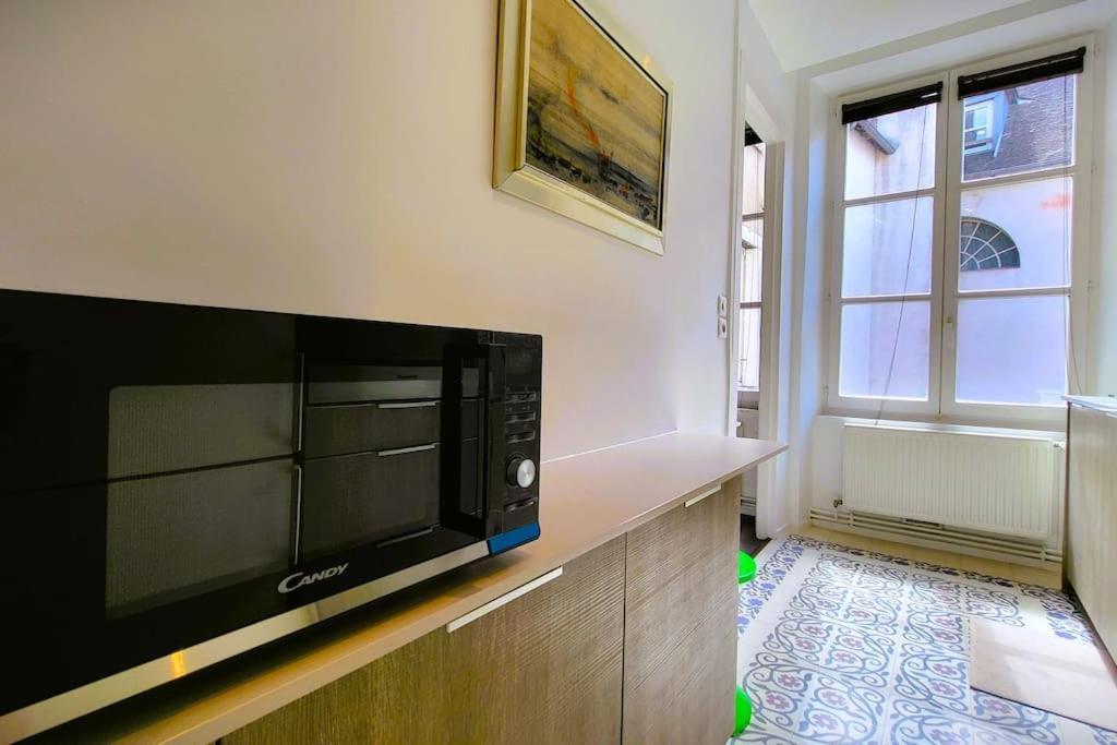 Appartement De La Bibliotheque เบอซองซง ภายนอก รูปภาพ