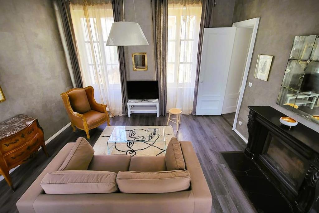 Appartement De La Bibliotheque เบอซองซง ภายนอก รูปภาพ