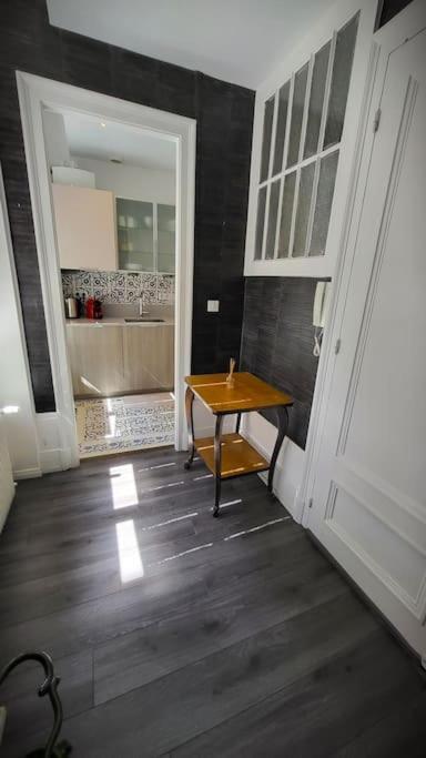 Appartement De La Bibliotheque เบอซองซง ภายนอก รูปภาพ