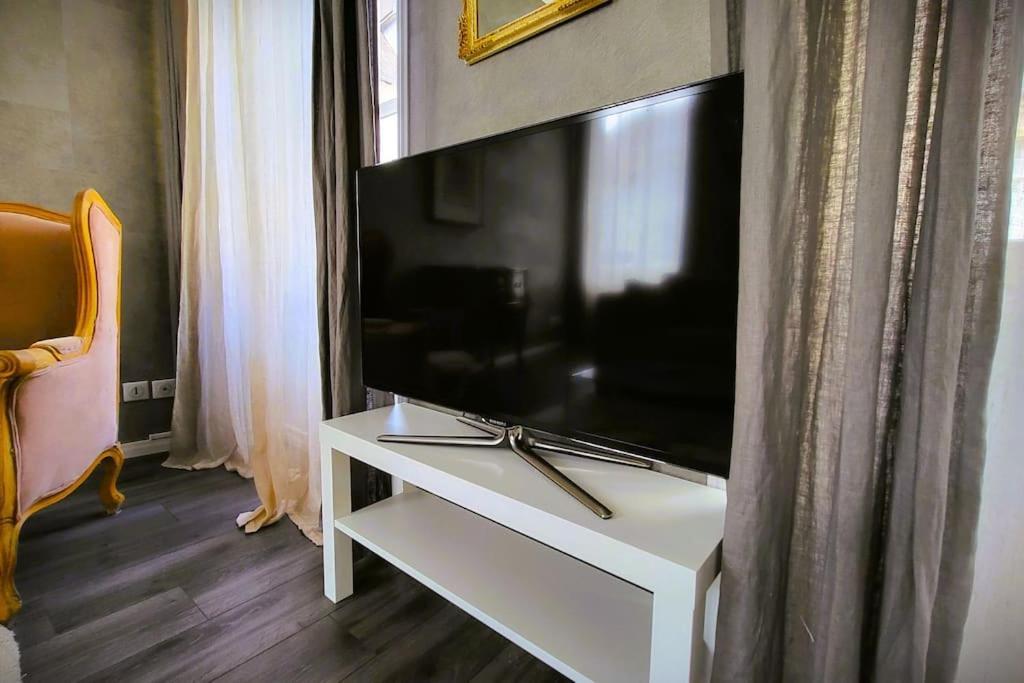 Appartement De La Bibliotheque เบอซองซง ภายนอก รูปภาพ