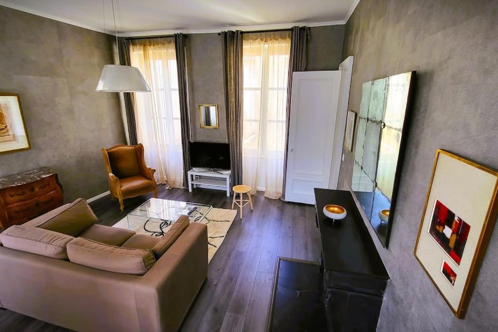 Appartement De La Bibliotheque เบอซองซง ภายนอก รูปภาพ
