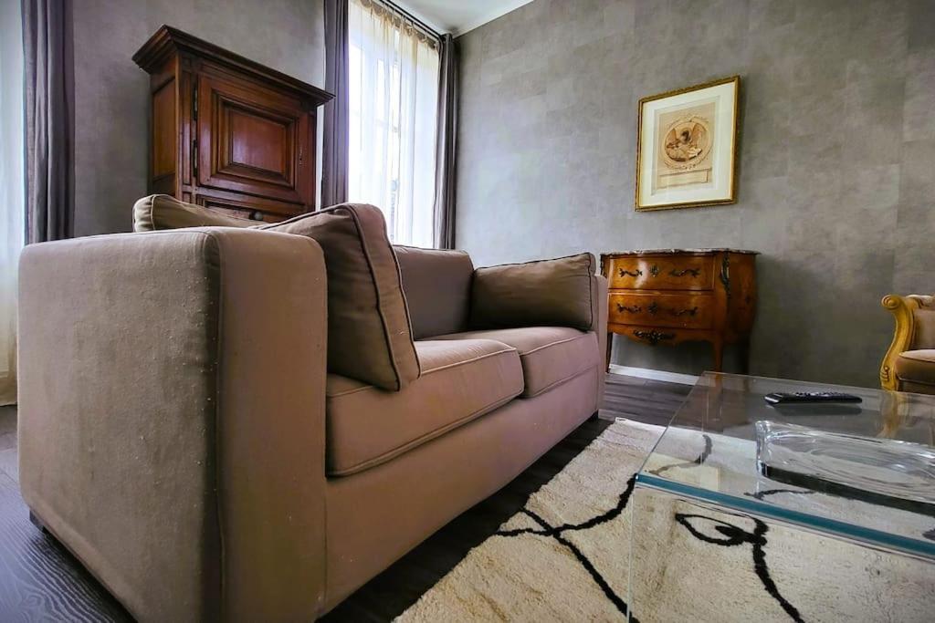 Appartement De La Bibliotheque เบอซองซง ภายนอก รูปภาพ